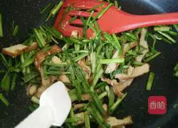 Illustration of how to make fried tofu and stir-fried green garlic sprouts 8