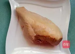 Illustration of how to make spicy shredded chicken 2