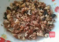 Illustration of how to make caterpillars 4