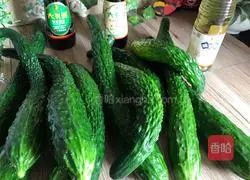 Illustration of how to make pickled cucumbers 1