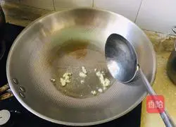 Illustration of how to make fried tofu skin with shredded carrots 3