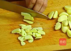 Illustration of how to make stir-fried broccoli with garlic 2
