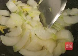 Illustration of how to stir-fry cabbage 6