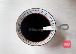 Illustration of how to make chili fried bean paste 3