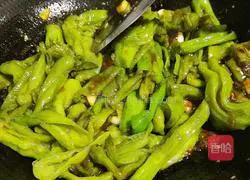 Illustration of how to make fish-flavored green pepper 12