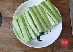  Illustration of how to make garlic loofah 2