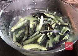Illustration of how to make cold cucumber and eggplant 5