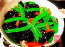 Illustration of how to make fried fungus with snow peas 8