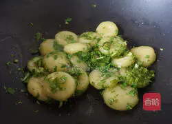 Sauteed shepherd's purse with potato lumps Practice illustration 13