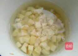 Illustration of how to cook potatoes with olives and vegetables 3