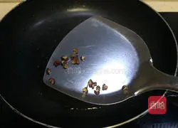 Illustration of how to make hot and sour konjac flowers with pickled pepper 4