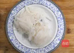 Illustration of how to stir-fry shredded radish 5