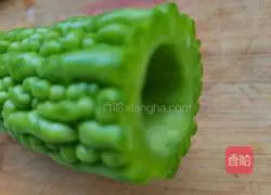 Illustration of how to make bitter melon stuffed with fruits 2