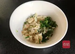 Illustration of how to make dried shrimps mixed with celery 3