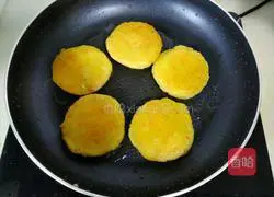 Potato and lotus root cake recipe 13