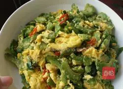 Illustration of how to pop bitter melon with eggs 7