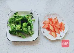 Illustration of how to make fried broccoli with fungus 4