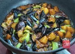 Illustration of how to cook eggplant with potatoes 13