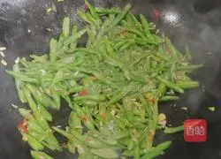 Illustration of how to make stir-fried green beans 8