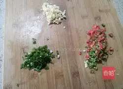 An illustration of how ants climb a tree 4