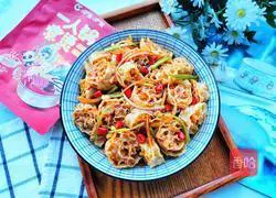 Illustration of how to make cold lotus root with juice-absorbing noodles 10