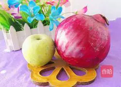 Illustration of how to stir-fry green apples with onions 1