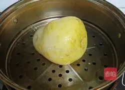 Illustration of how to make mashed potatoes with sauce 1