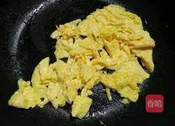 Beans and scrambled eggs Illustration of how to do it 8