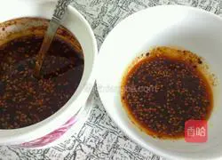 Illustration of how to make red oil enoki mushroom 4