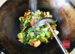 Illustration of how to make oyster sauce, mushrooms and rapeseed 8