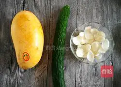 Illustration of how to make mango, cucumber and lily 1