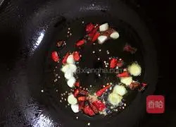 Illustration of how to stir-fry celery 3