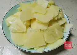 Illustration of how to make spicy potato chips 1