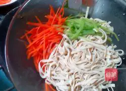 Illustration of how to make cold salad 5