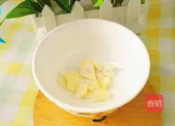 Illustration of how to make stir-fried hibiscus vegetables 2