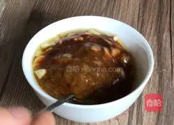 Illustration of how to make spicy water spinach 6