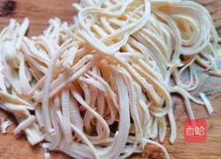 Illustration of how to stir-fry thousands of green peppers 6