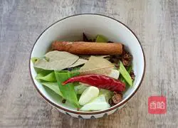 Illustration of how to make braised dried beans 2