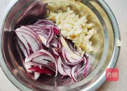 Illustration of how to make cold Houttuynia cordata 2