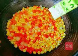 Illustration of how to stir-fry corn with carrots, potatoes and corn 11