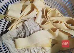 Illustration of grilling Enoki mushrooms 3