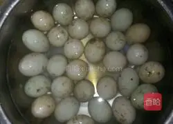 Illustration of how to make salted duck eggs 1