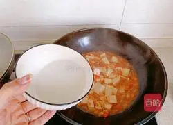 Illustration of how to make seafood mushroom stewed tofu 13