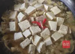 Illustration of how to make pickled cabbage and tofu pot 12