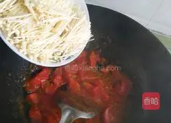 Illustration of how to stir-fry enoki mushrooms with tomatoes (a must with rice) 4