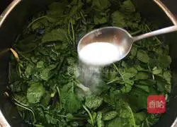 Illustration of how to make autumn healthy side dishes, radish sprouts and small tofu 2