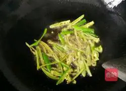 Illustration of how to stir-fry bitter melon 6