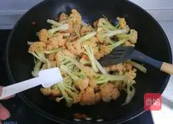 Illustration of how to make organic cauliflower with tomato sauce 9