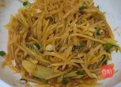 Illustration of how to make spicy and sour potato shreds 9