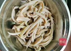 Illustration of how to make cold king oyster mushrooms 2